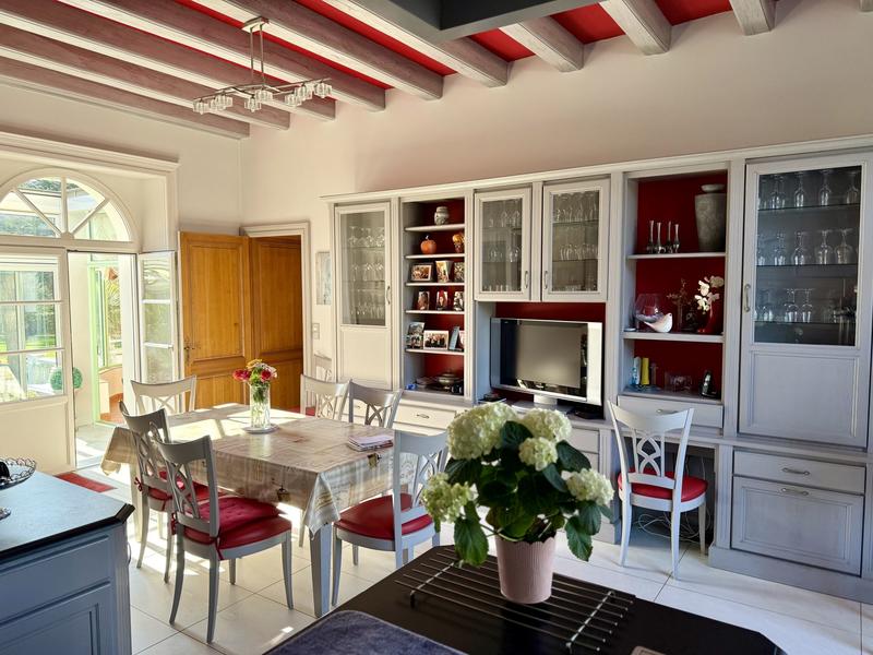 Maison - 454 m² - 12 pièces