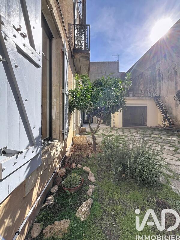 Maison - 220 m² - 7 pièces