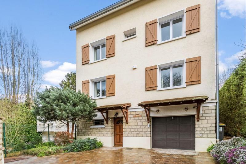 Maison - 160 m² - 7 pièces