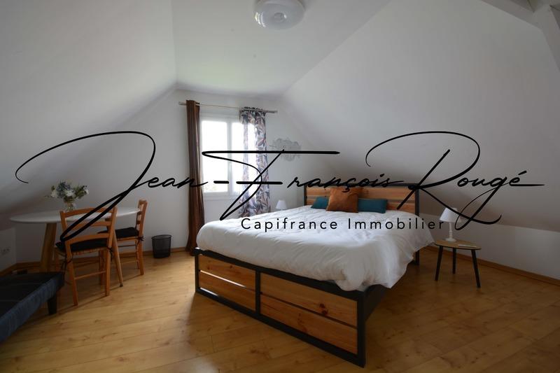 Maison - 235 m² - 9 pièces