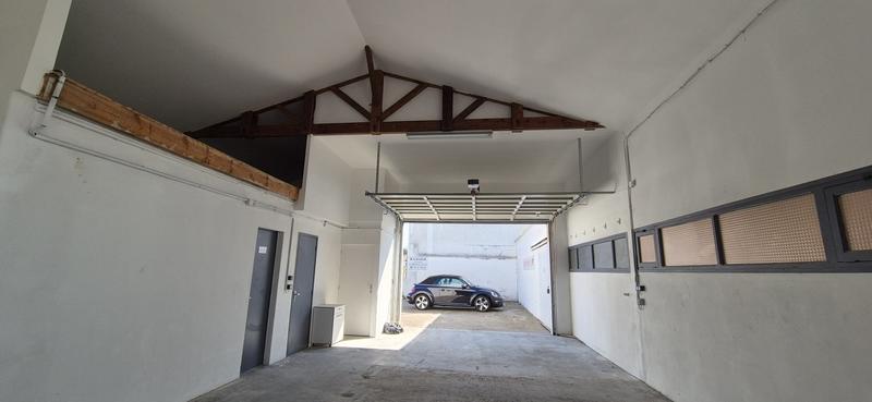 Entrepôt - 252 m² - 4 pièces