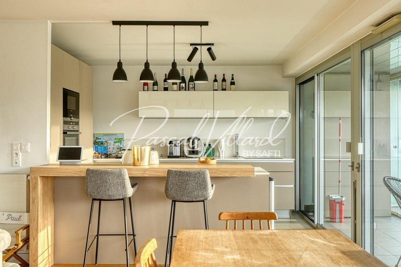 Appartement - 97 m² - 4 pièces