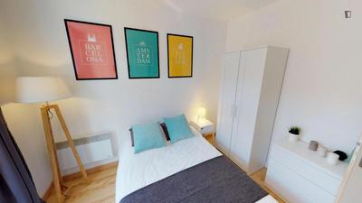 Chambre - 9 m² - 5 pièces