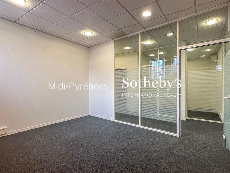 Local d'activités - 317 m²