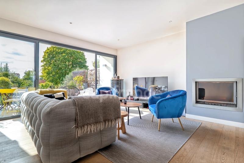 Maison - 215 m² - 6 pièces