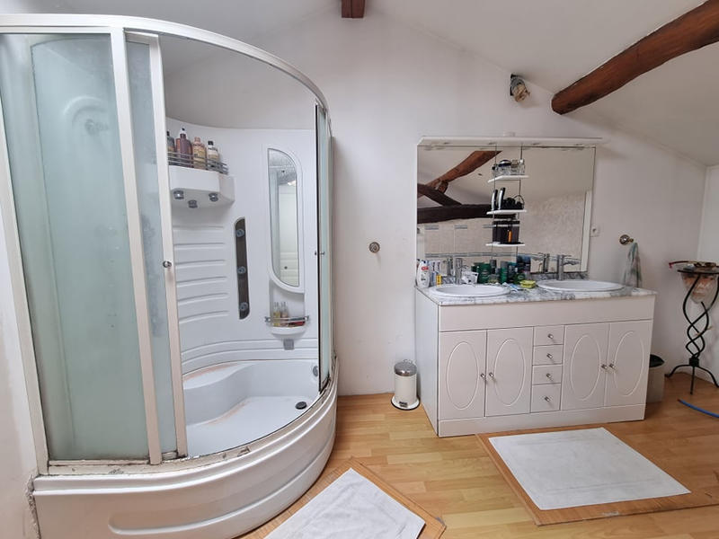 Maison - 251 m² - 10 pièces