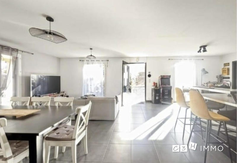 Maison - 135 m² - 6 pièces