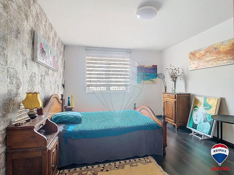 Maison - 220 m² - 6 pièces