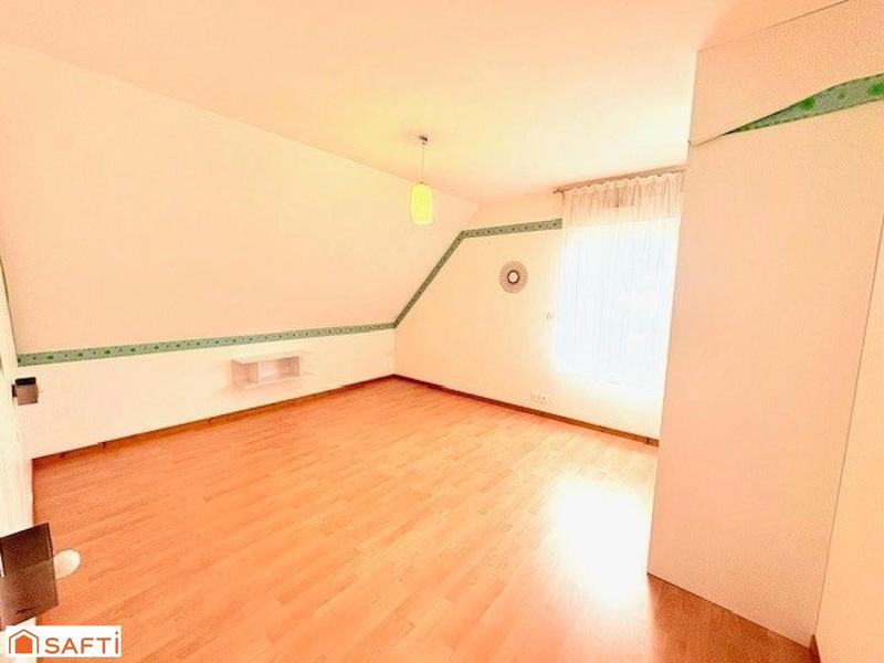 Maison - 201 m² - 9 pièces