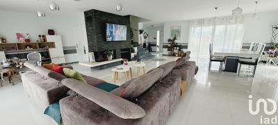 Maison - 240 m² - 9 pièces