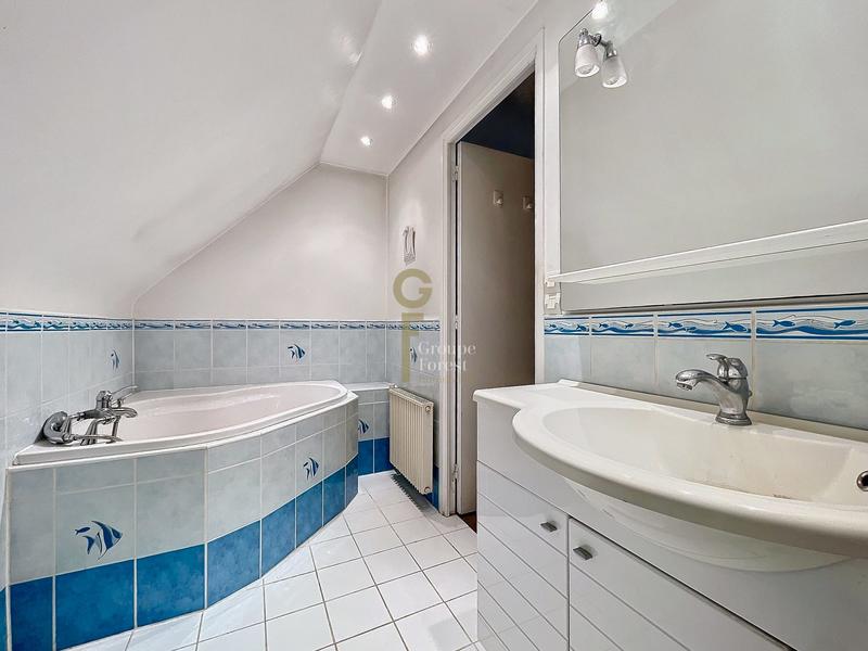 Maison - 136 m² - 6 pièces