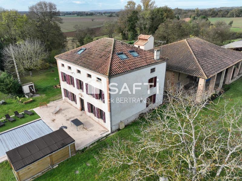 Maison de maîtres - 319 m² - 7 pièces