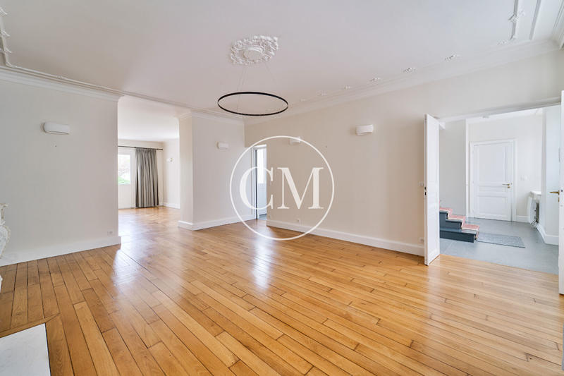 Hôtel particulier - 235 m² - 7 pièces