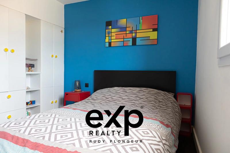 Maison - 285 m² - 9 pièces