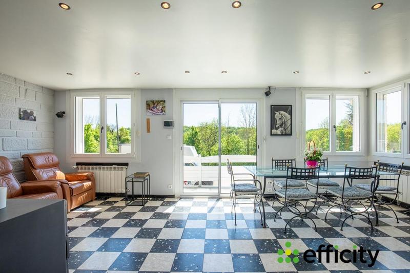 Maison - 246 m² - 11 pièces