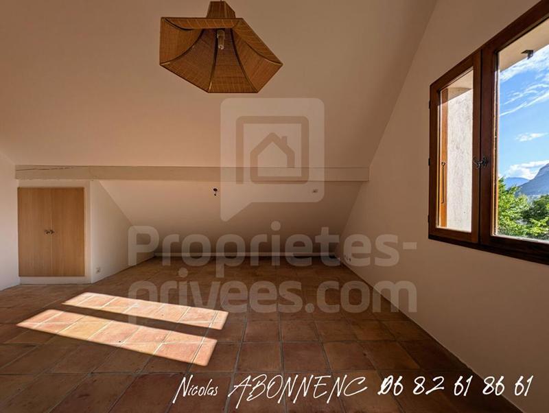 Maison - 121 m² - 6 pièces