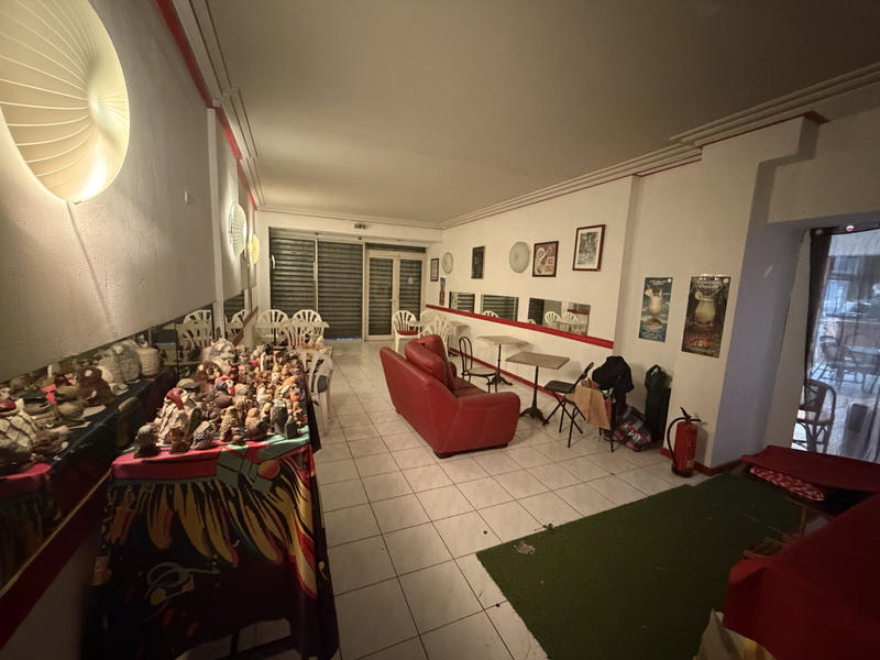 Fonds de commerce - Magasins - 145 m²