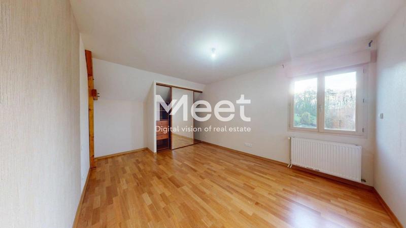 Maison - 220 m² - 6 pièces