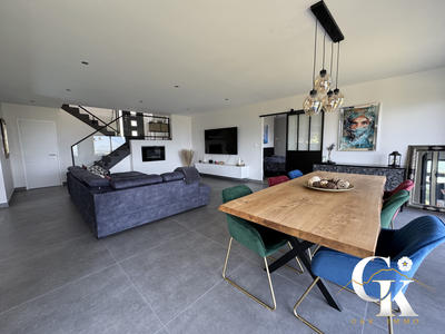 Maison - 160 m² - 6 pièces