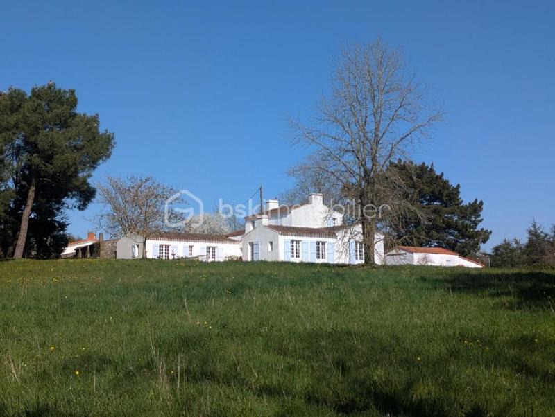 Demeure - 205 m² - 7 pièces