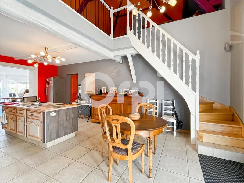 Maison - 275 m² - 4 pièces