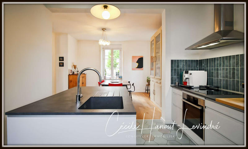 Maison - 188 m² - 8 pièces