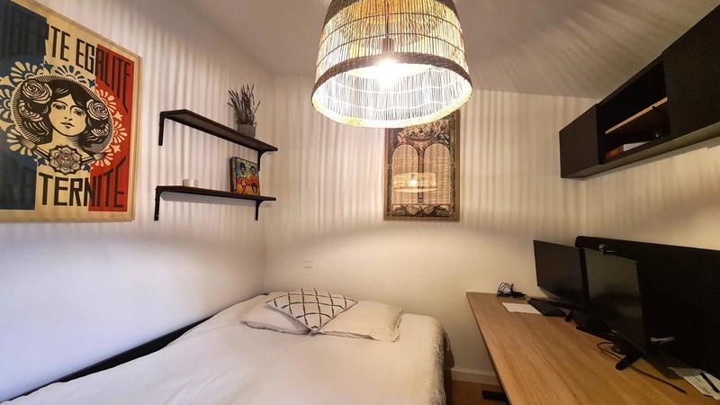 Maison traditionnelle - 260 m² - 10 pièces