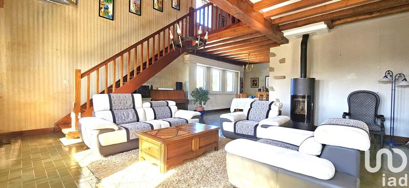 Maison - 284 m² - 9 pièces