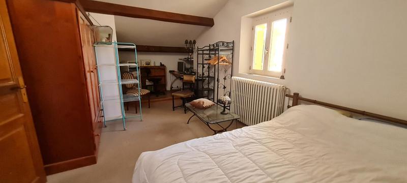 Maison - 1 m² - 6 pièces