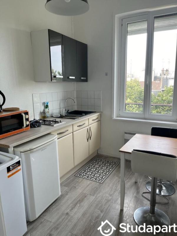 Chambre - 11 m² - 1 pièce