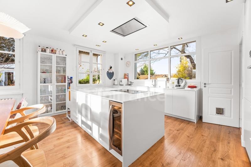 Maison - 207 m² - 6 pièces