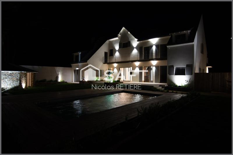 Villa - 230 m² - 9 pièces