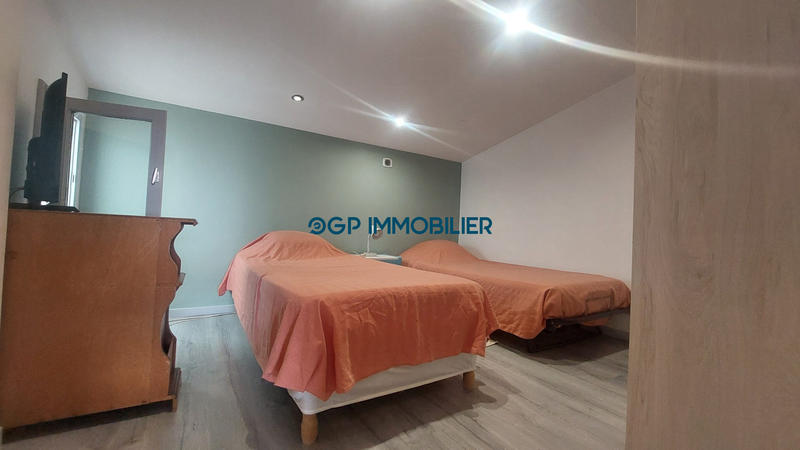 Maison - 203 m² - 8 pièces