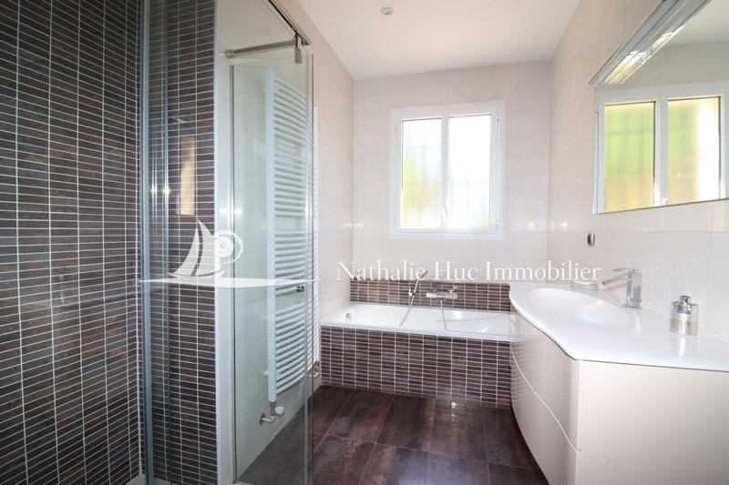 Maison - 280 m² - 8 pièces