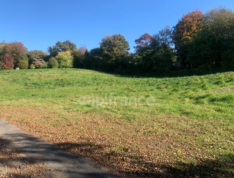 Terrain constructible - 830 m²