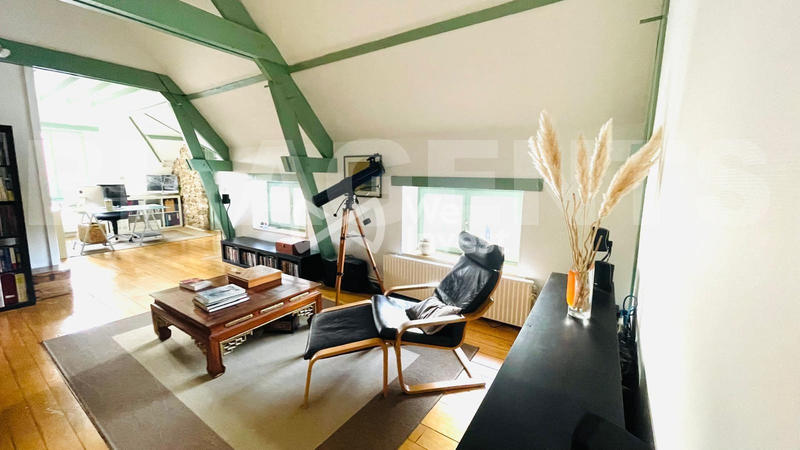 Maison - 261 m² - 8 pièces