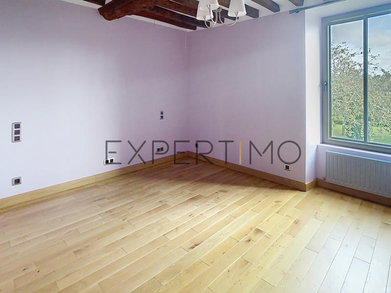 Maison - 240 m² - 9 pièces