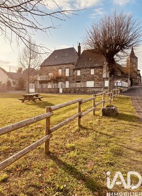 Maison - 141 m² - 8 pièces