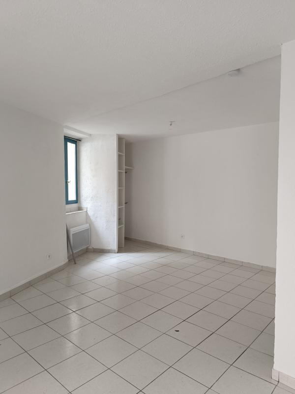 Studio - 25 m² - 1 pièce