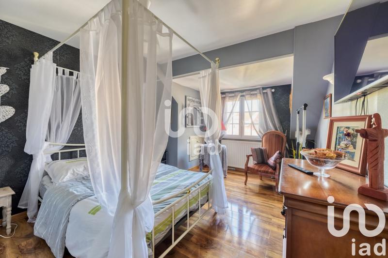 Maison - 250 m² - 7 pièces