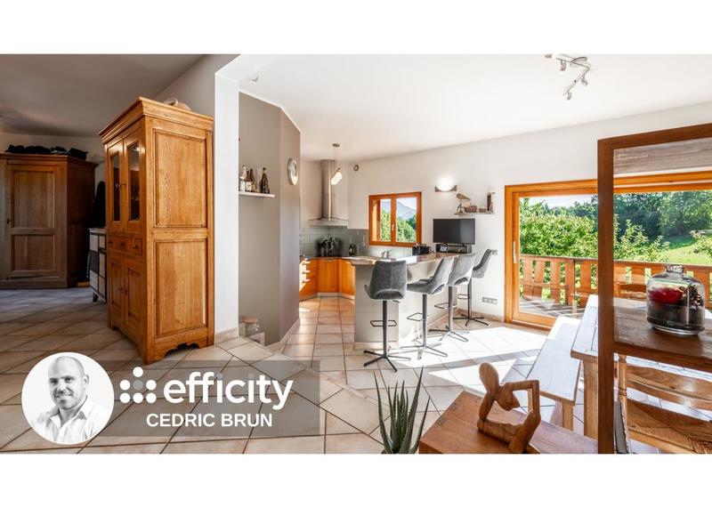 Maison - 229 m² - 7 pièces