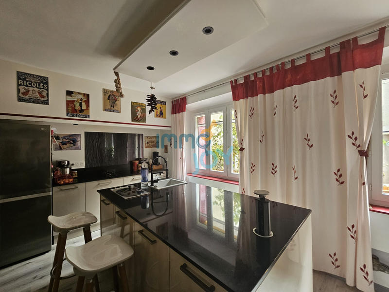 Maison de village - 196 m² - 10 pièces