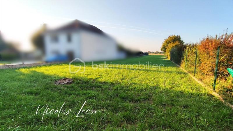 Terrain constructible - 2 111 m²
