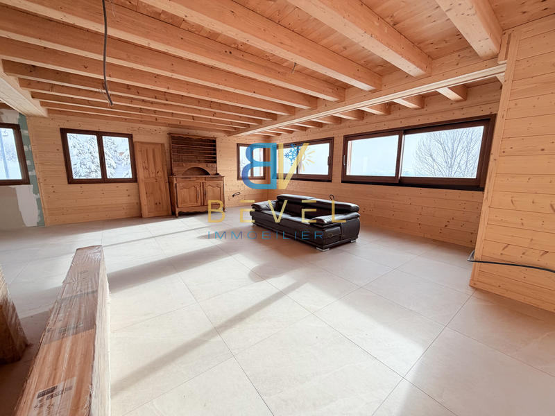 Châlet - 306 m² - 9 pièces