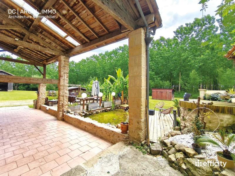 Maison - 530 m² - 18 pièces