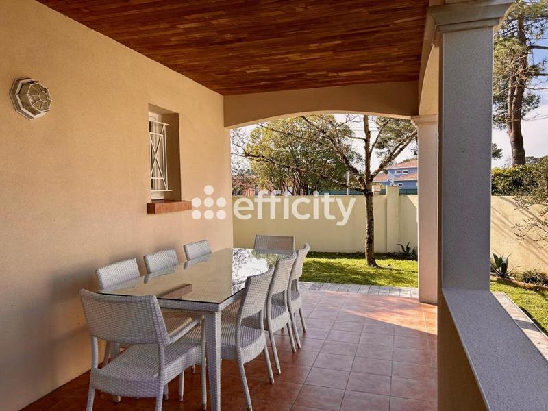 Maison - 185 m² - 7 pièces