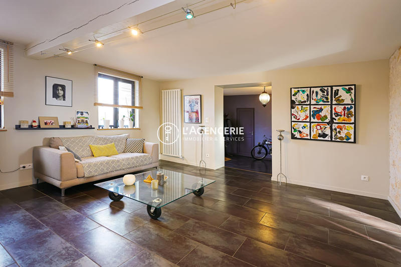 Maison - 280 m² - 8 pièces