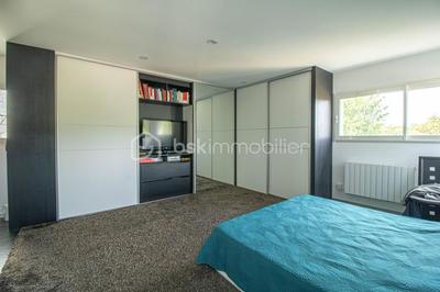 Maison - 208 m² - 7 pièces