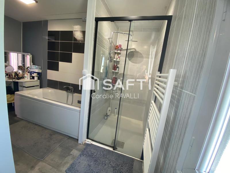 Maison - 102 m² - 4 pièces