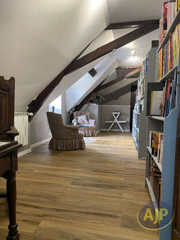 Demeure - 191 m² - 7 pièces